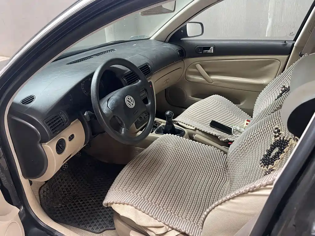 Volkswagen Passat 2004 2.0L MT