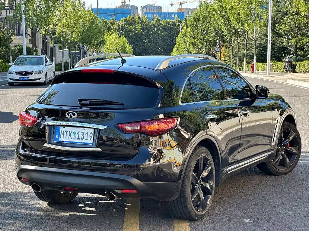 Infiniti FX — миниатюра 9