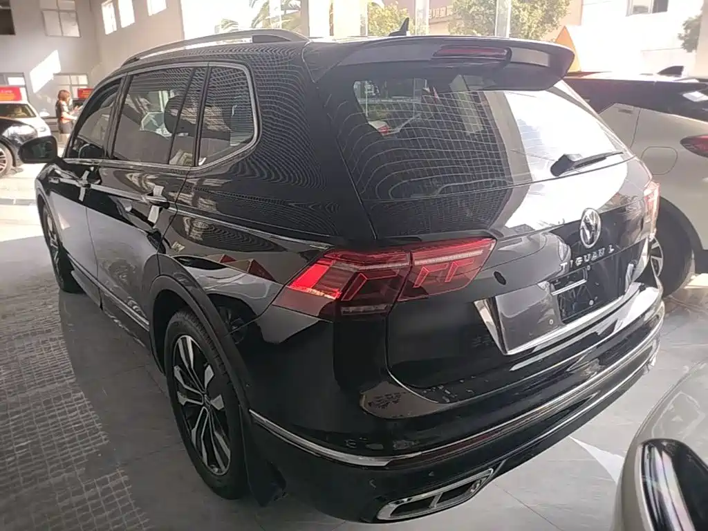 Volkswagen Tiguan L — миниатюра 5