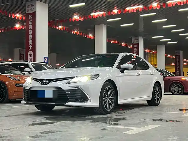 TOYOTA CAMRY