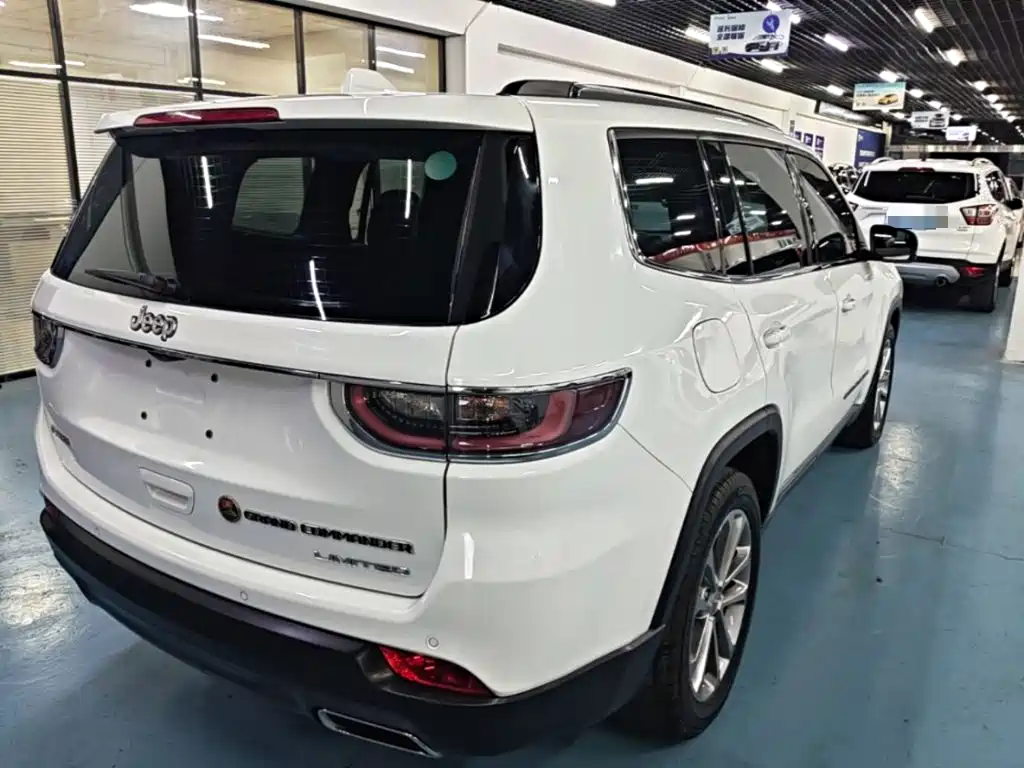 Jeep Grand Commander — миниатюра 7