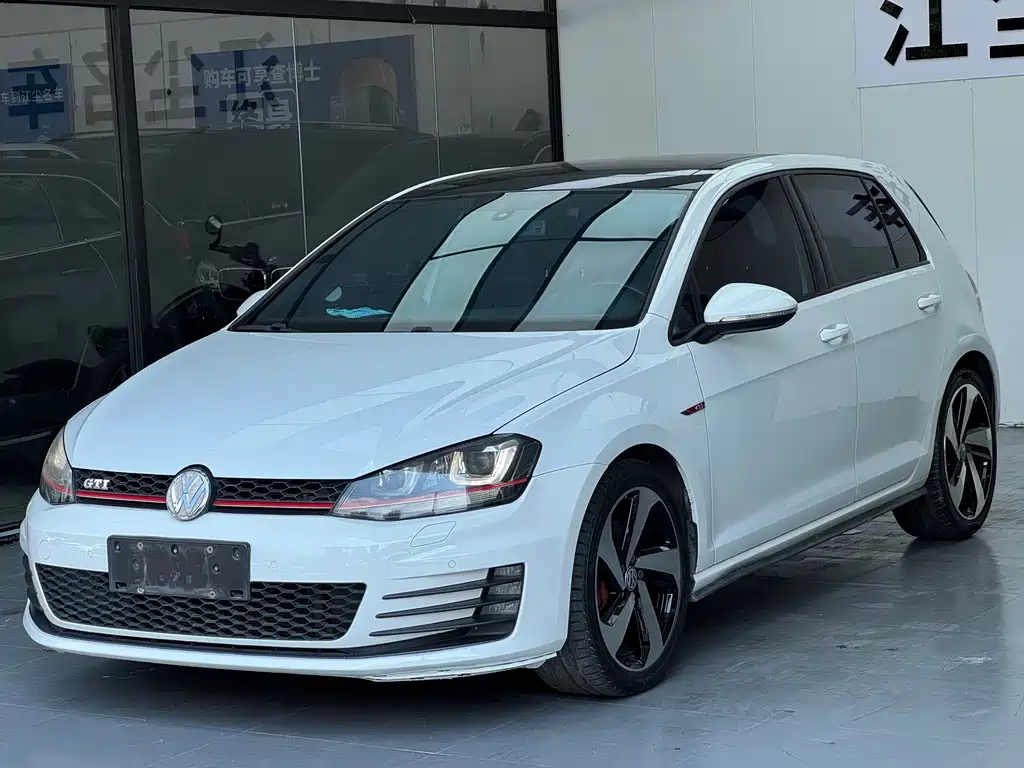 Volkswagen Golf GTI