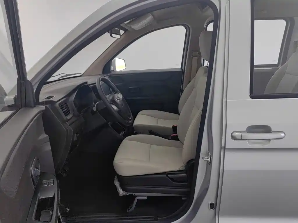 Wuling Hongguang V — миниатюра 10