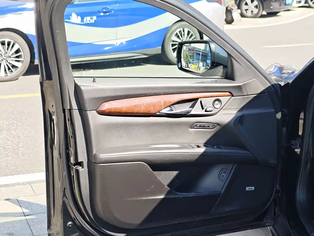 Cadillac CT6 — миниатюра 13