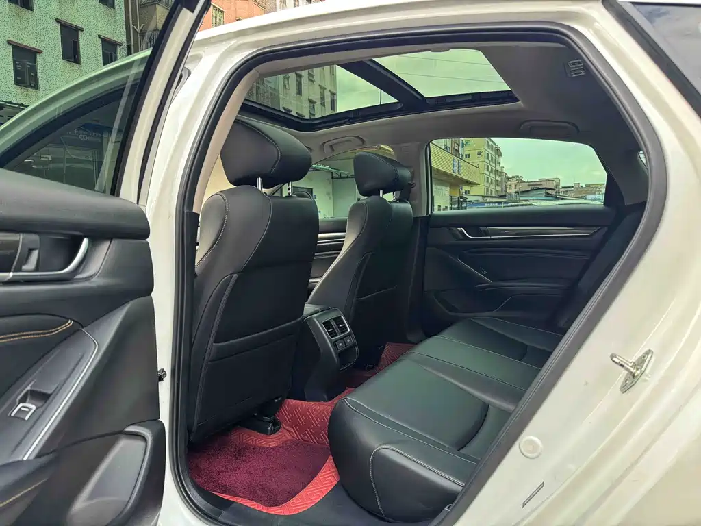 Honda Accord — миниатюра 8