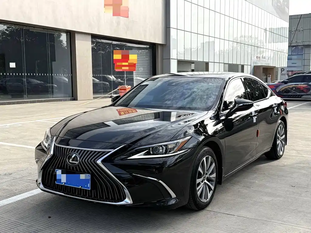 Lexus ES 2019