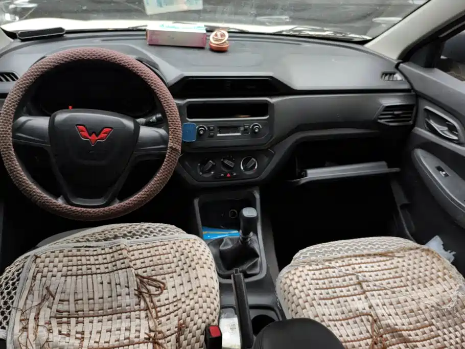 Wuling Hongguang — миниатюра 12