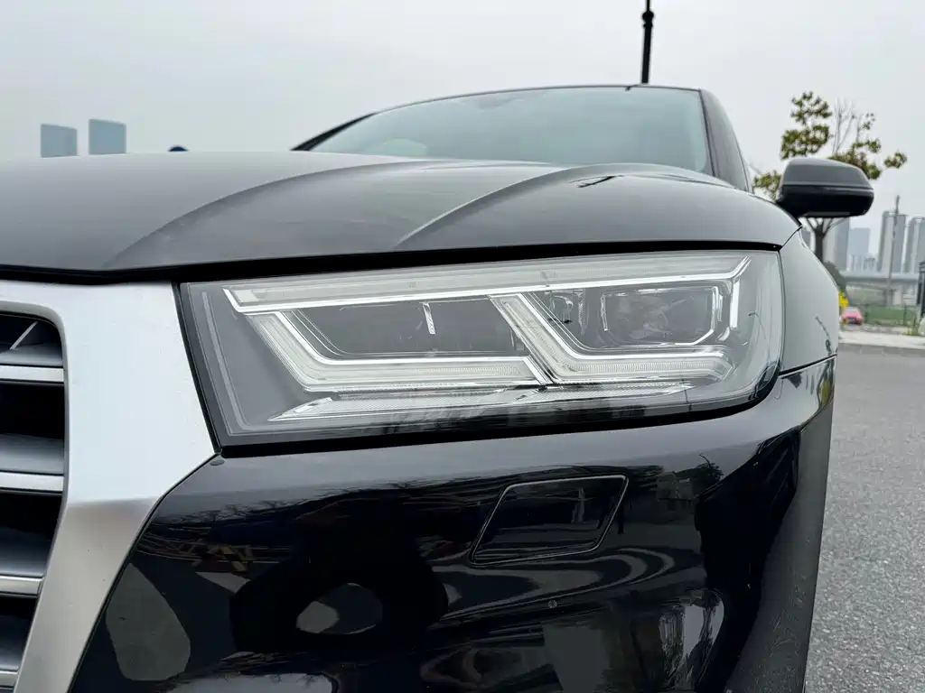 Audi Q5L — миниатюра 8
