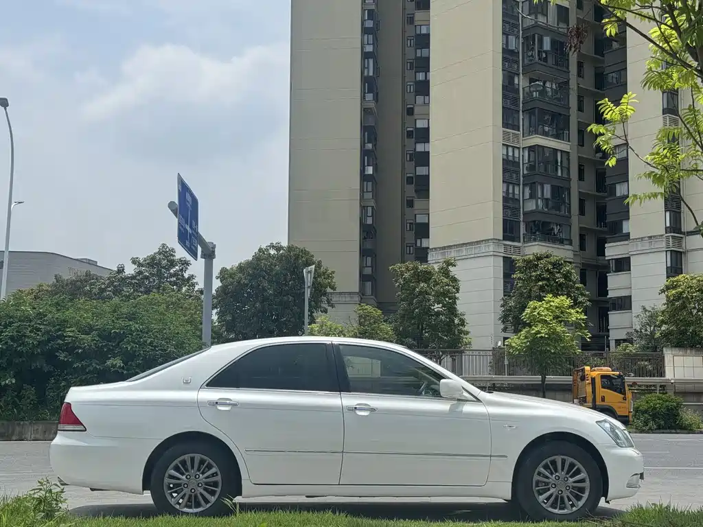Toyota Crown 2005 3.0L Royal Saloon