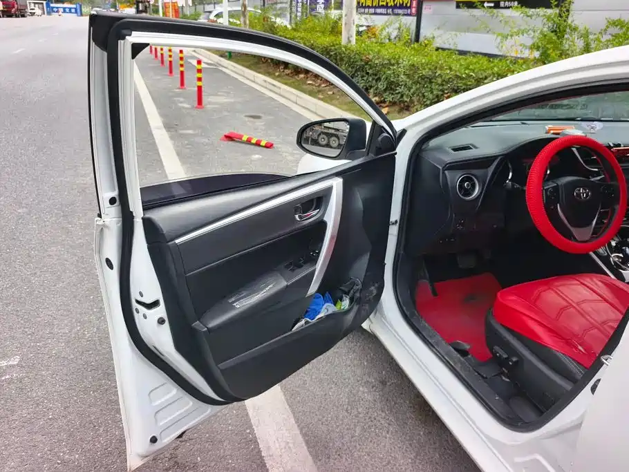 Toyota Corolla Hybrid — миниатюра 7