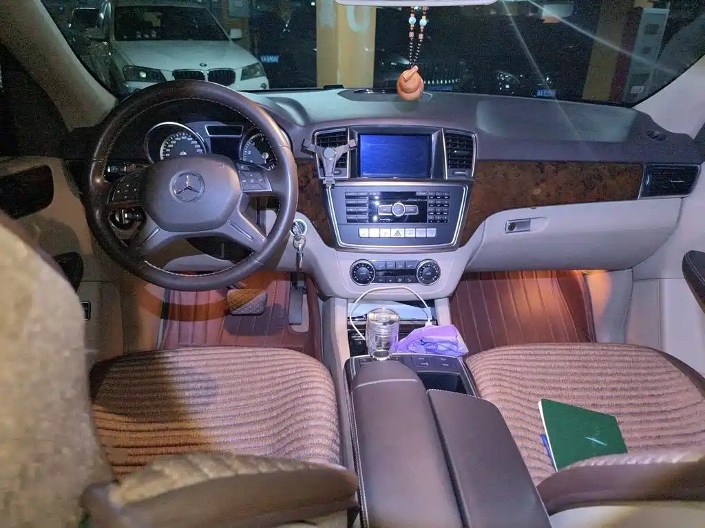 Mercedes-Benz M-Class — миниатюра 13
