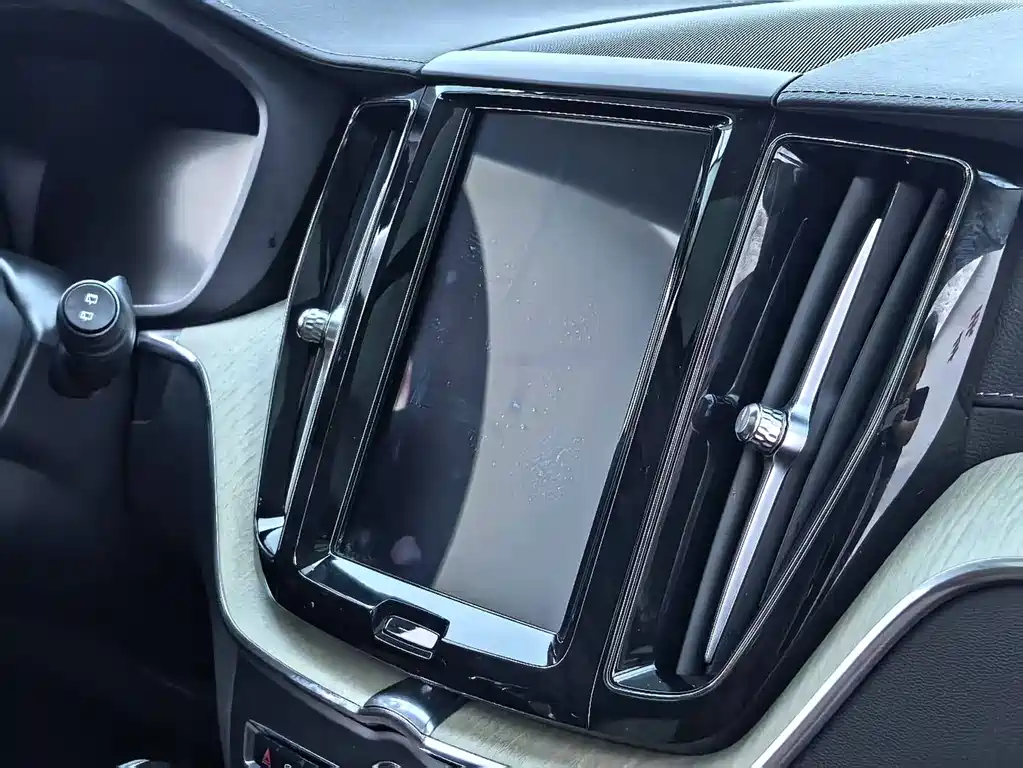 Volvo XC60 — миниатюра 6