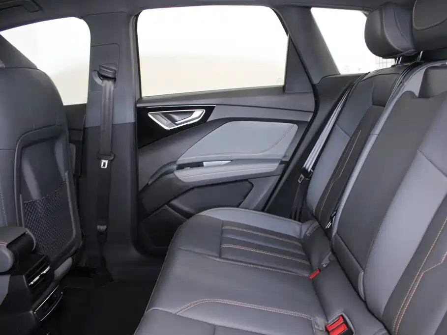 Audi Q4 e-tron — миниатюра 9
