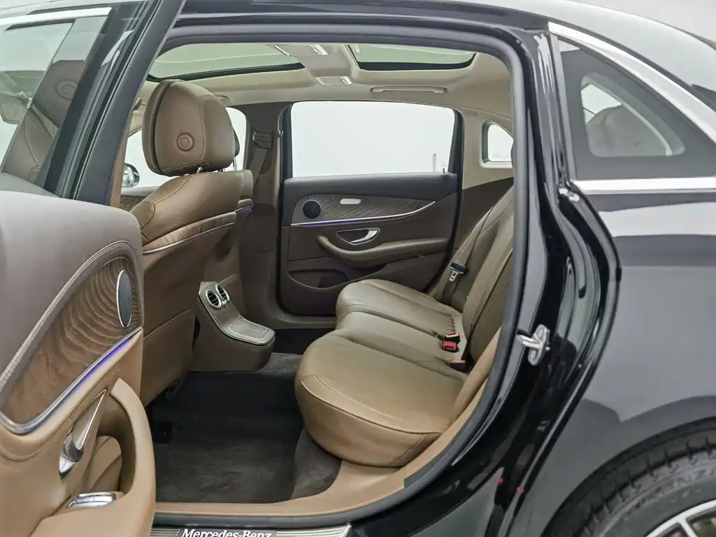 Mercedes-Benz E-Class — миниатюра 15