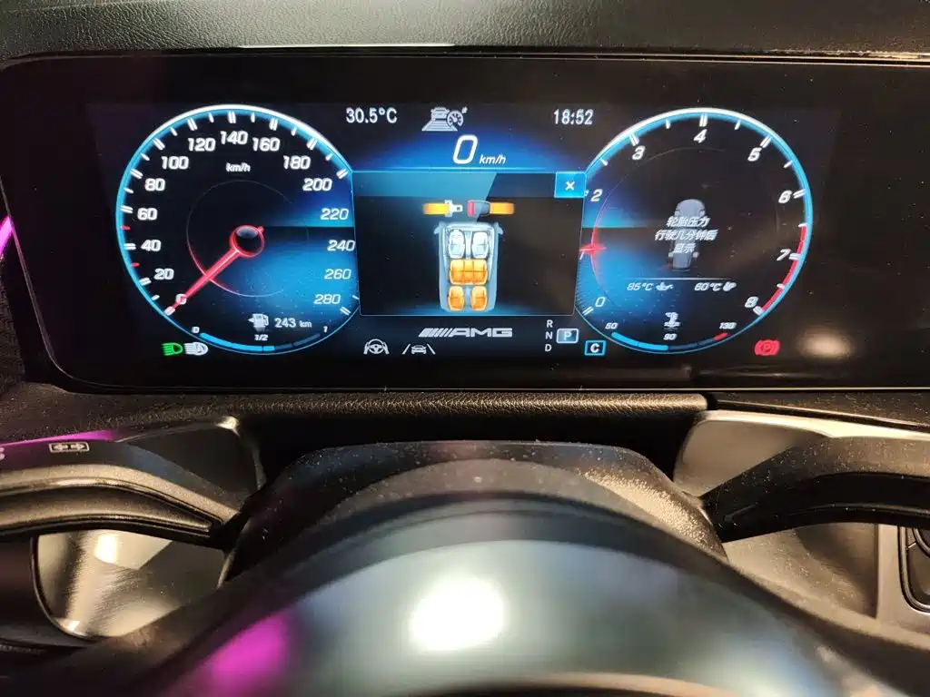 Mercedes-Benz GLB AMG — миниатюра 7