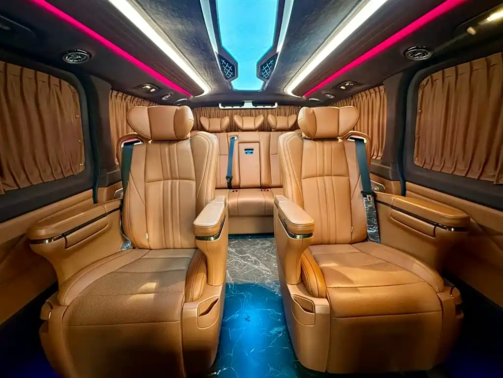 Toyota HiAce 2025 3.5L AT