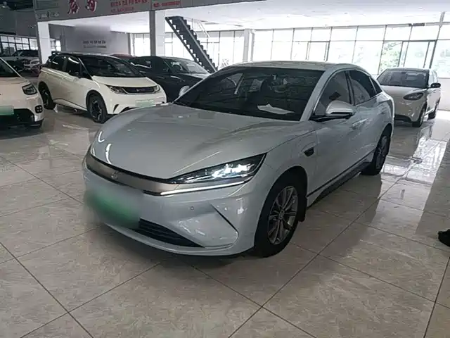 2025 BYD Qin