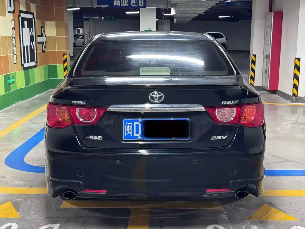 Toyota Reiz — миниатюра 5