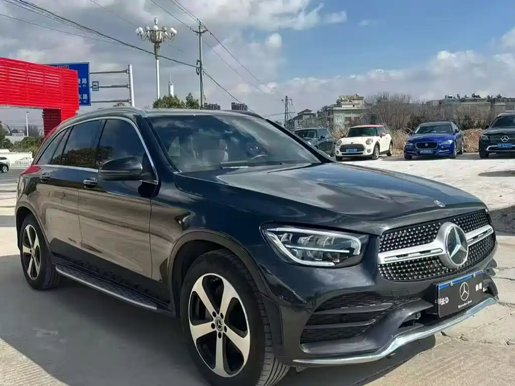 MERCEDES-BENZ GLC