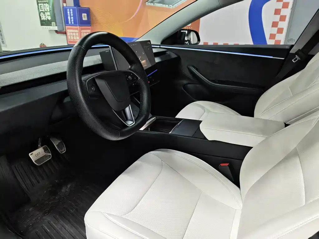 Tesla Model 3 — миниатюра 5