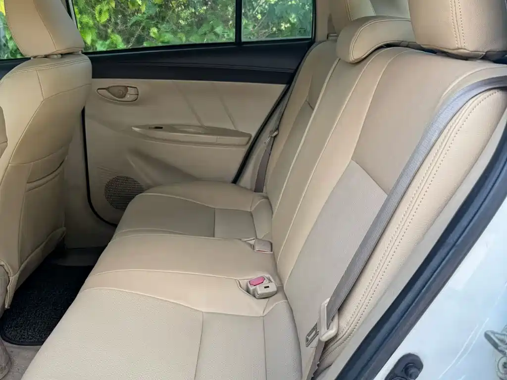 Toyota Yaris L — миниатюра 8