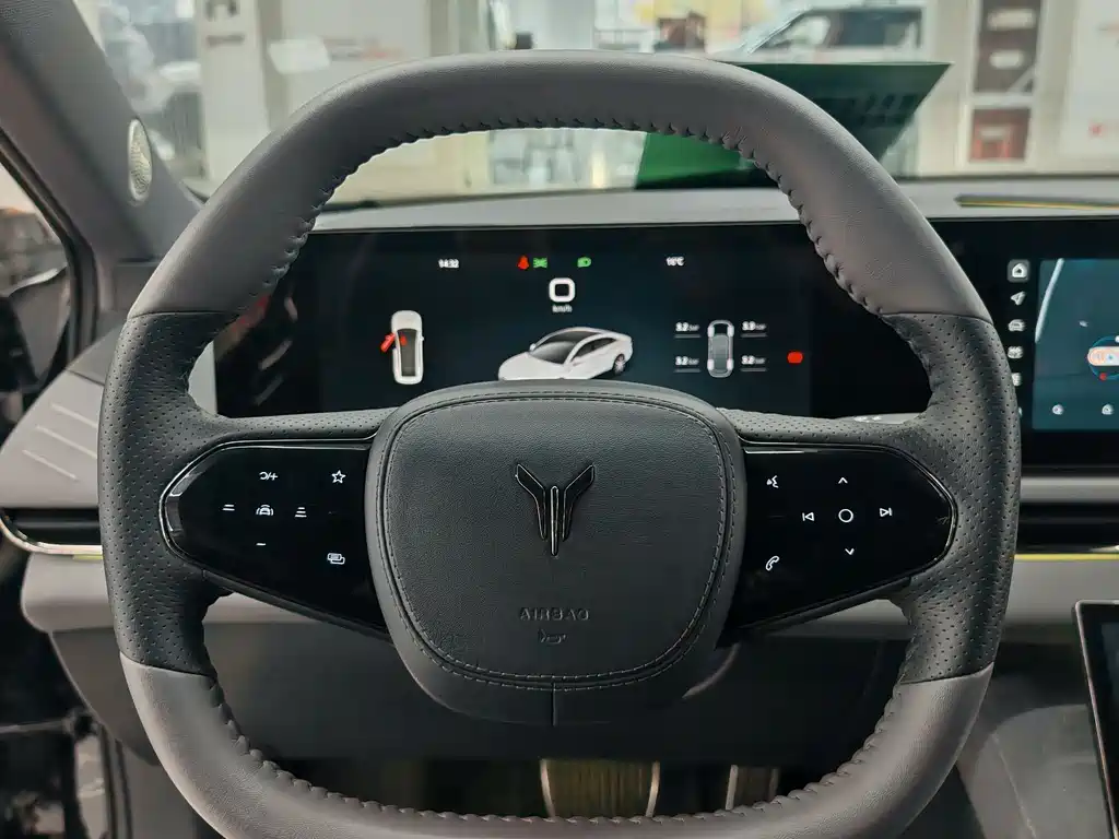 VOYAH LANTU CHASING LIGHT