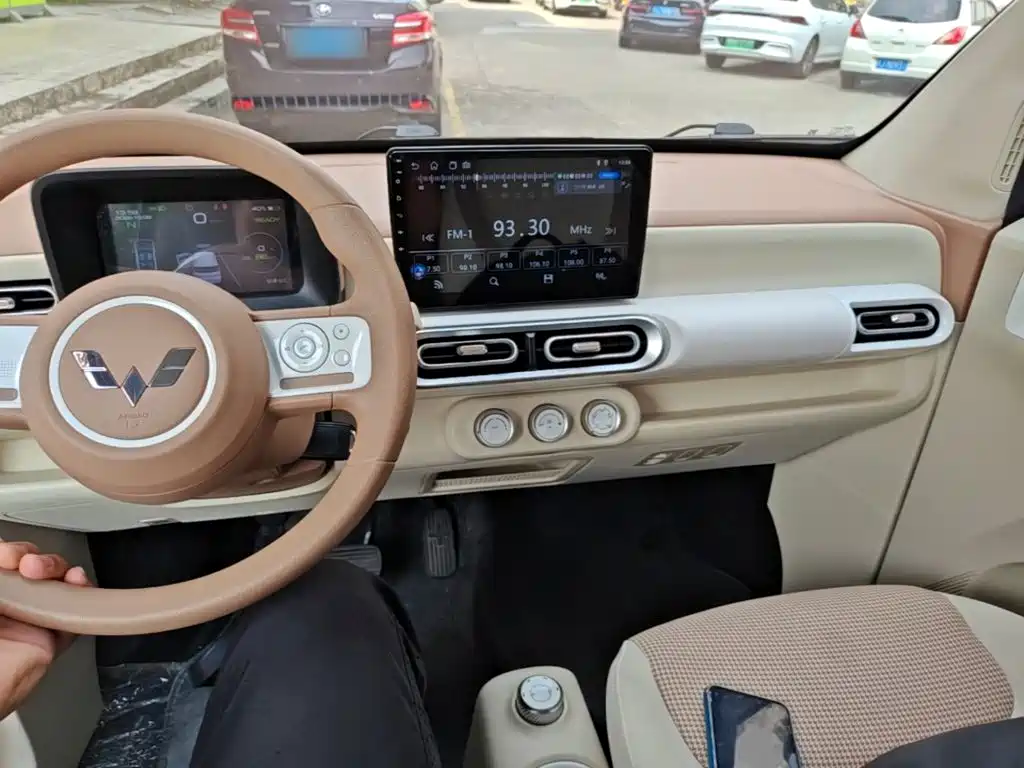 Wuling MINIEV — миниатюра 10