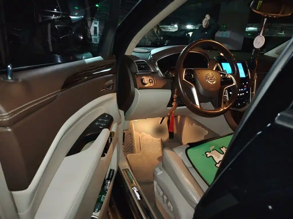 Cadillac SRX — миниатюра 17
