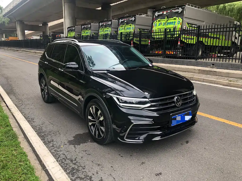 Volkswagen Tiguan L L 2022 330TSI AT R-Line