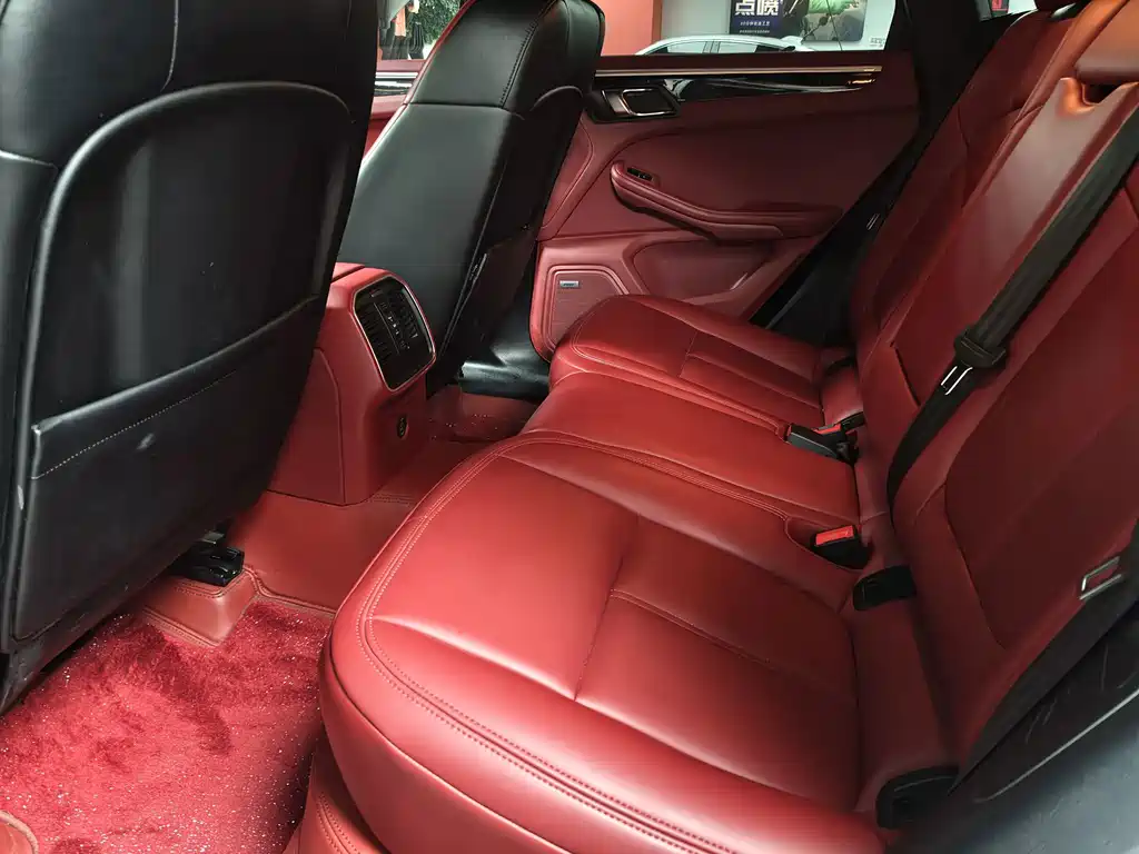 Porsche Macan — миниатюра 8