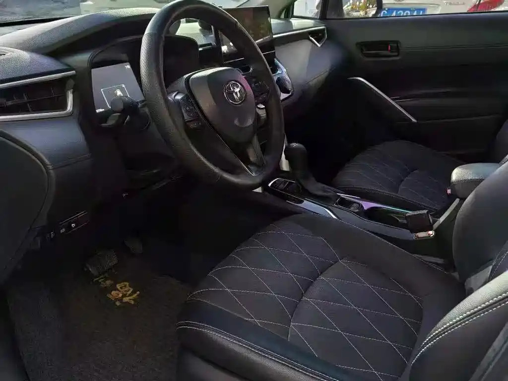 Toyota Corolla Cross — миниатюра 7