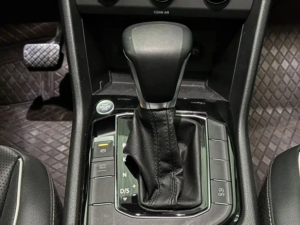 Volkswagen Tiguan L — миниатюра 16