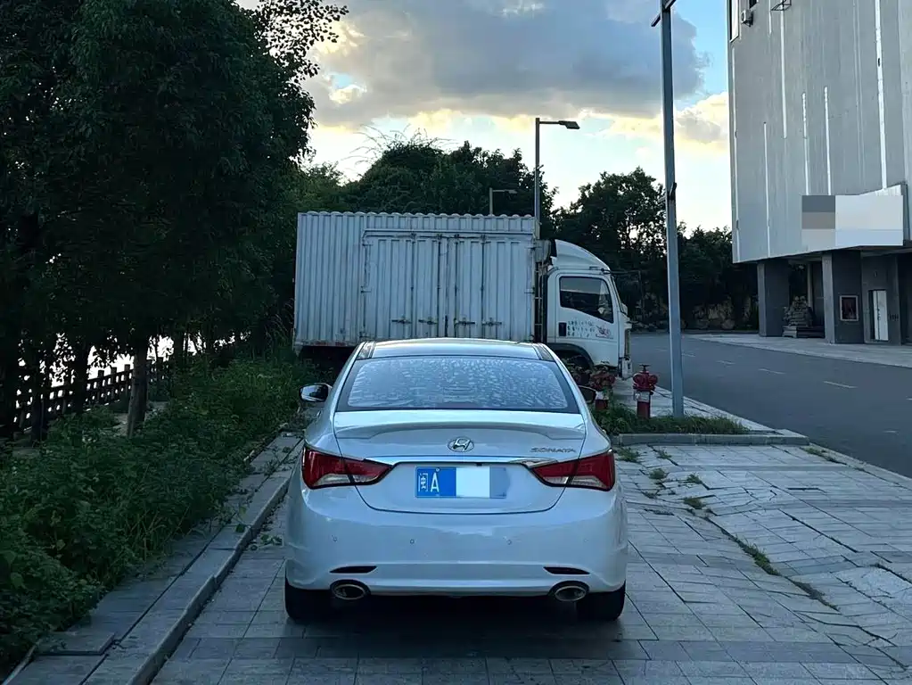 Hyundai Sonata — миниатюра 3