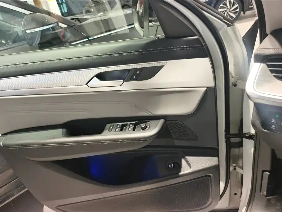 Volkswagen Tavendor 2024 380TSI R-Line