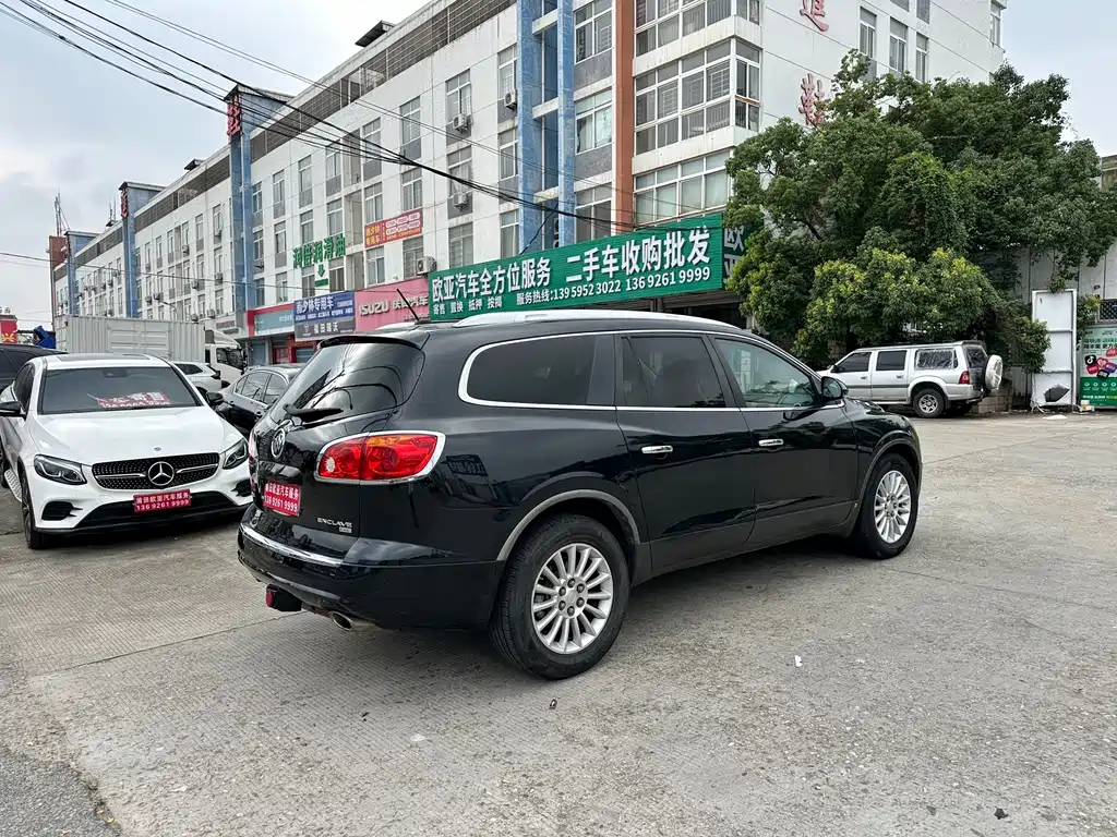 Buick Enclave — миниатюра 8