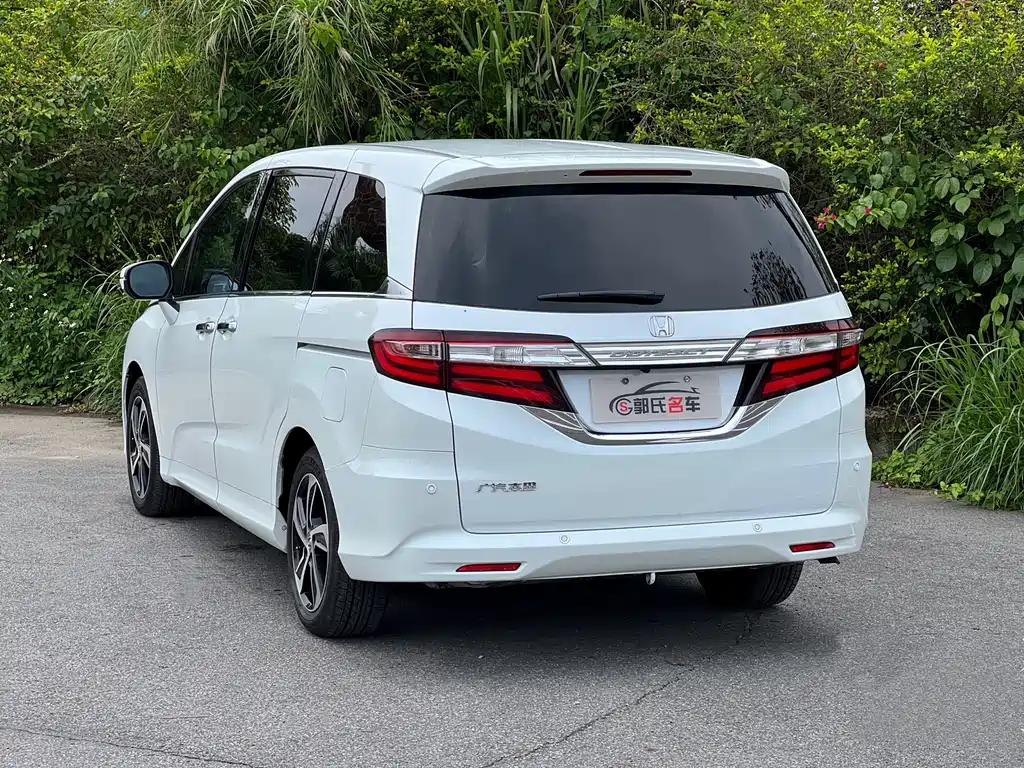 Honda Odyssey Facelift 2.4L Luxury Edition, фото 6