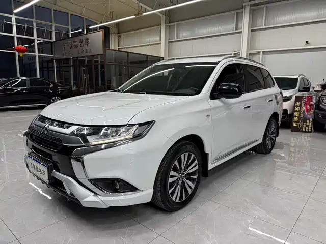 MITSUBISHI OUTLANDER 2022