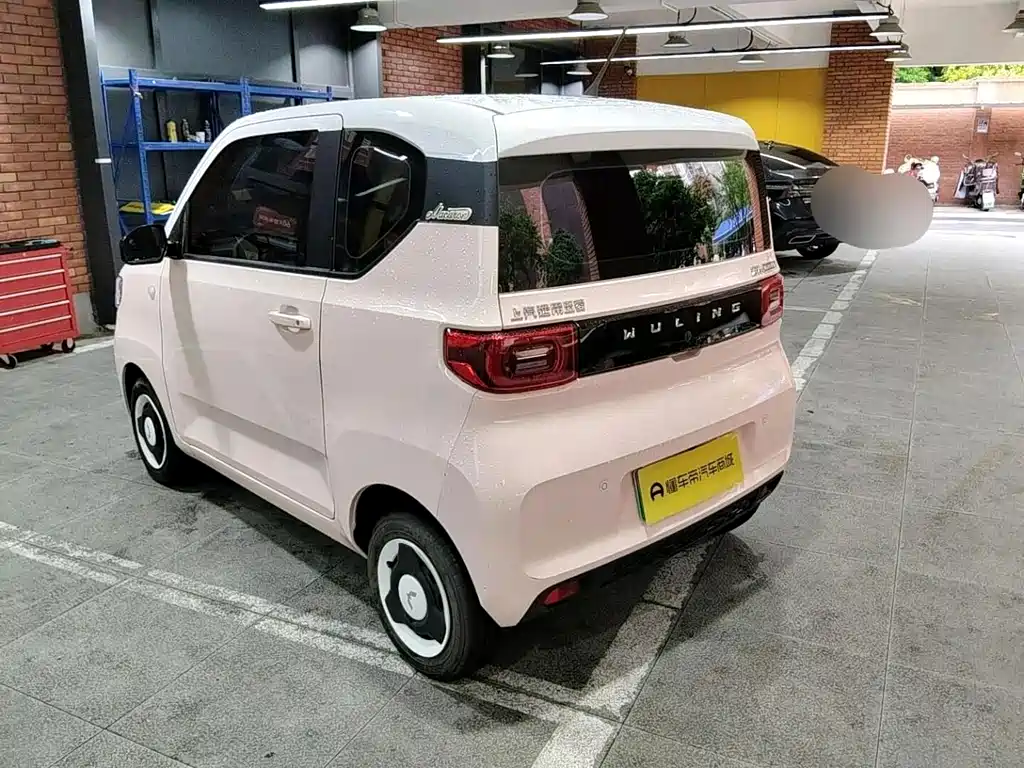Wuling MINIEV — миниатюра 3