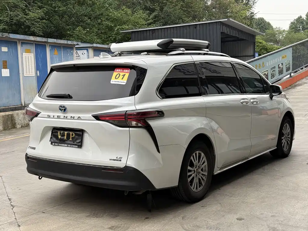 Toyota Sienna — миниатюра 4