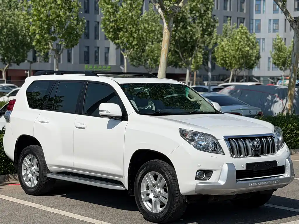 Toyota Land Cruiser Prado 2010 4.0L AT VX NAVI