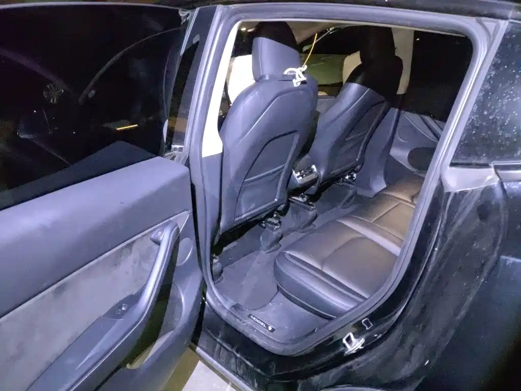 Tesla Model Y — миниатюра 13