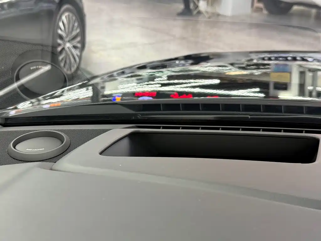 Audi A8 — миниатюра 6