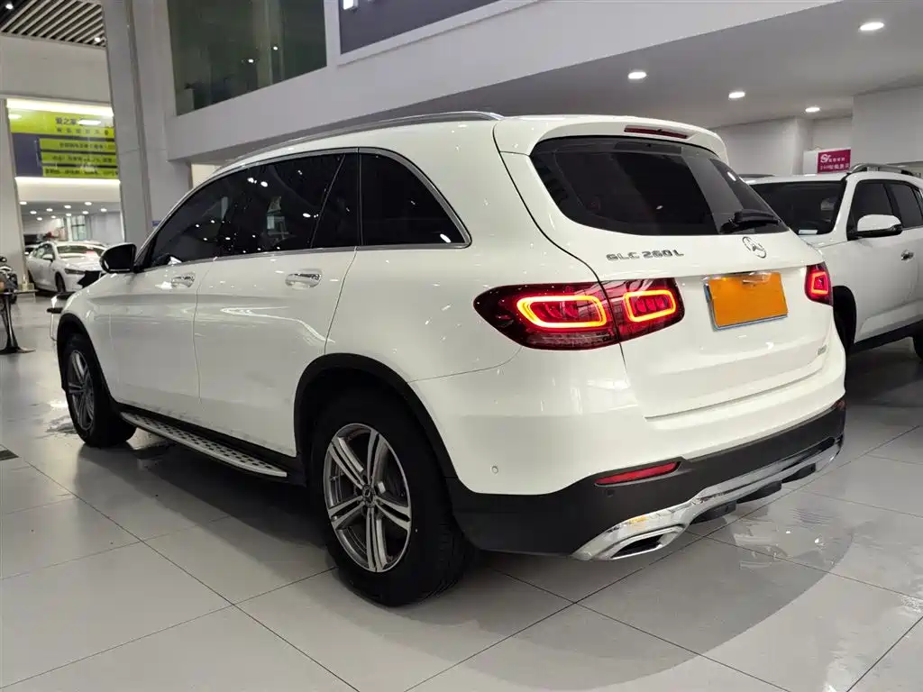 MERCEDES-BENZ GLC