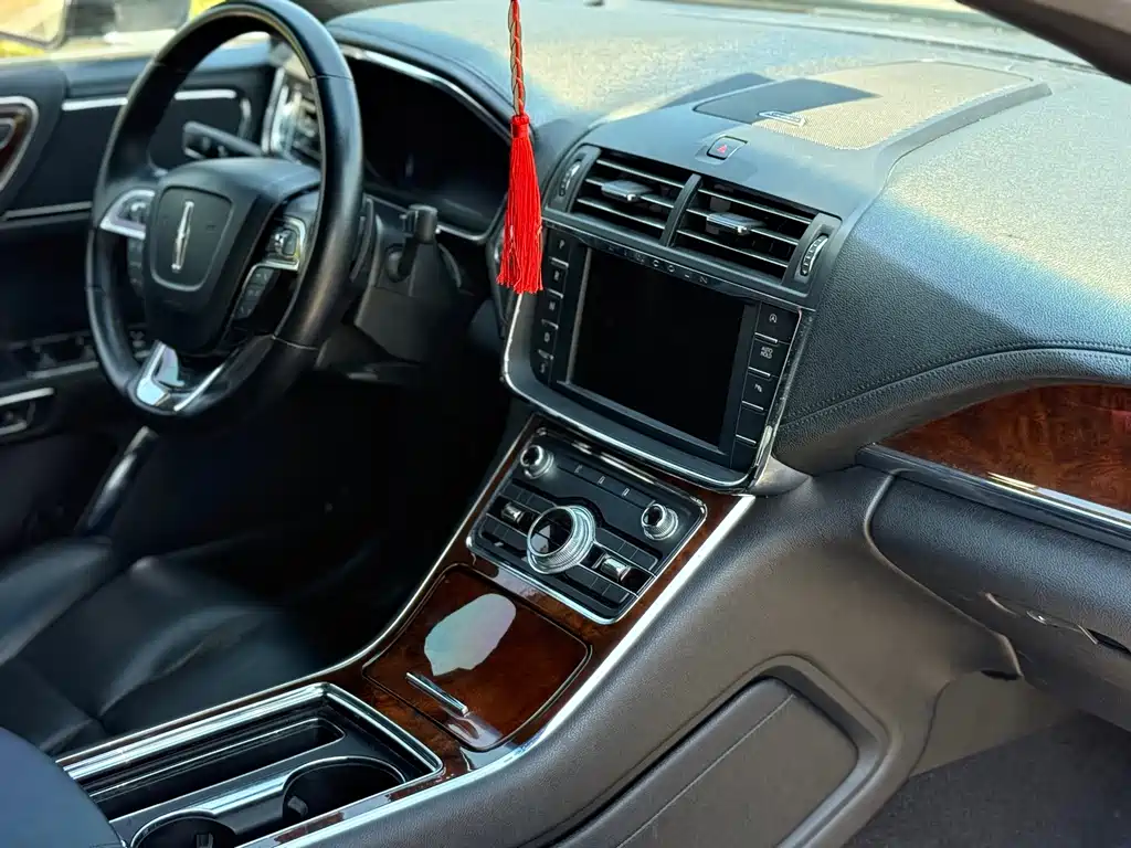 Lincoln Continental — миниатюра 10