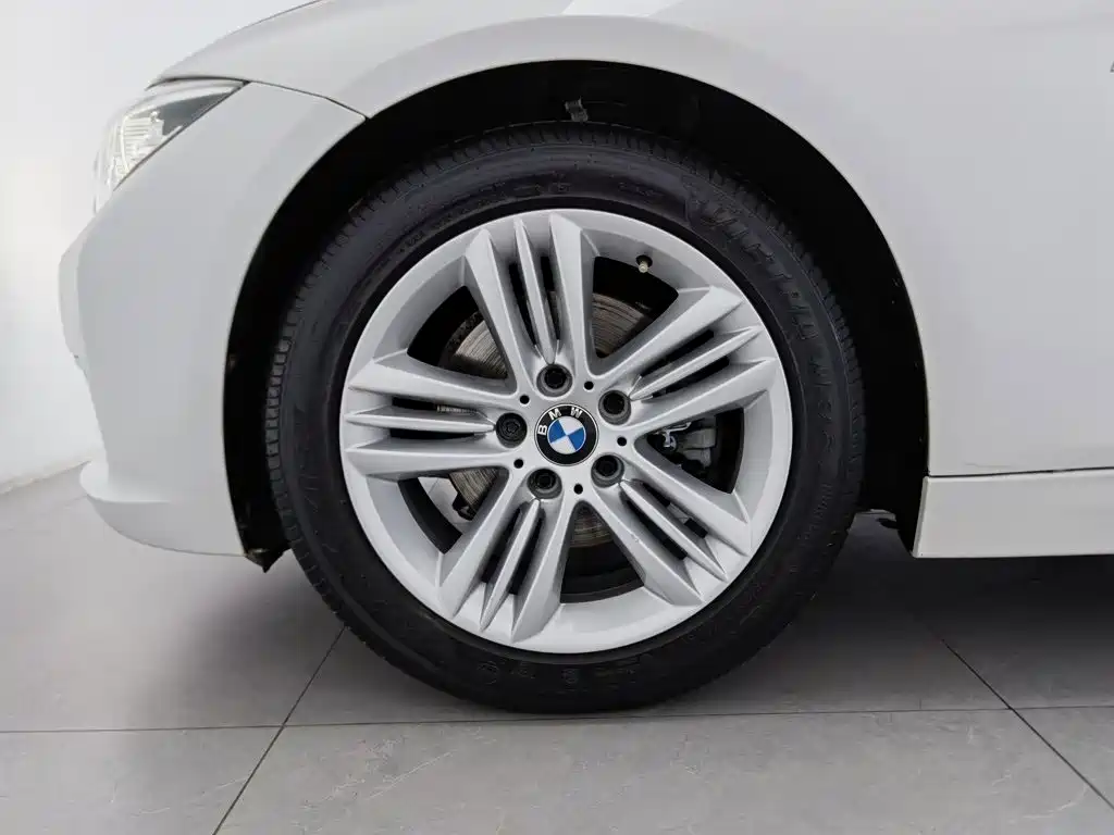 BMW 3 Series — миниатюра 17