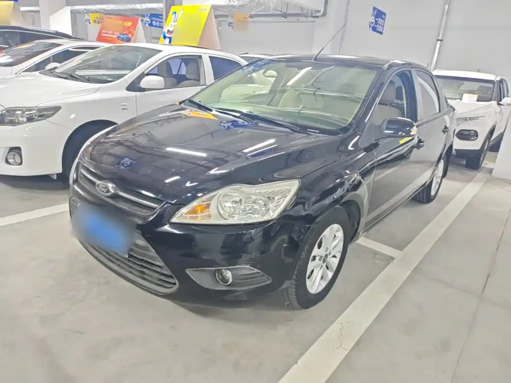 Ford Focus 2013 1.8L AT