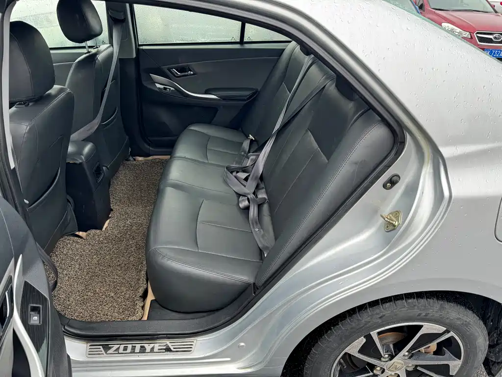 Zotye Z300 2014 1.5L MT Luxury