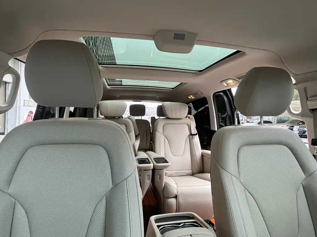 MERCEDES-BENZ V CLASS