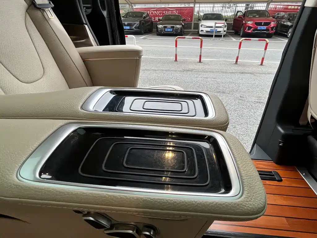 MERCEDES-BENZ V CLASS