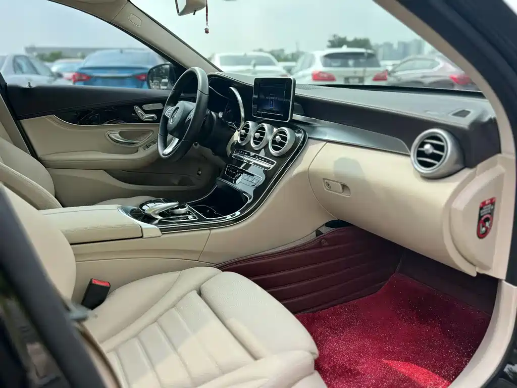 Mercedes-Benz C-Class — миниатюра 8